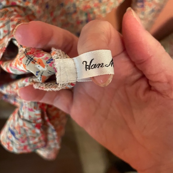 Vintage 80s multicolor collared novelty print blouse with cream and gold buttons - Picture 4 of 4